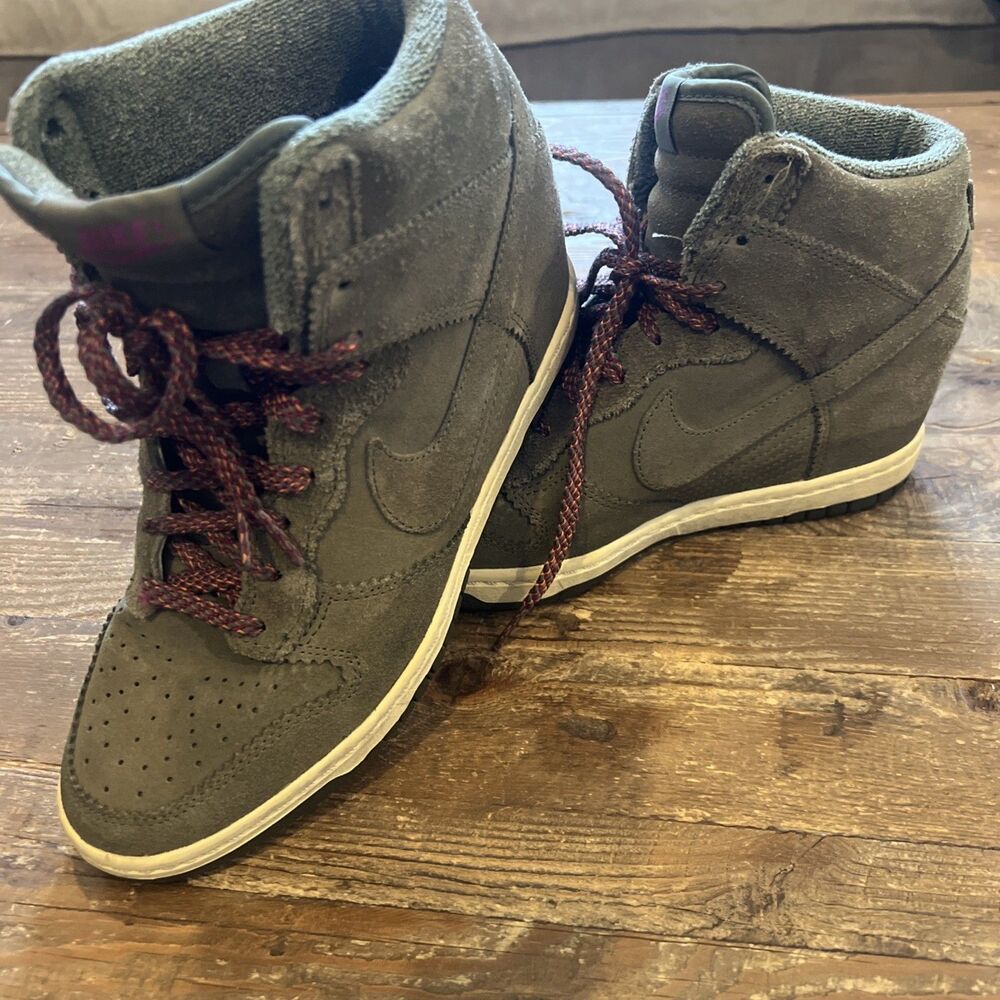 Nike SkyHi High Dunk Hidden Wedge Sneaker Shoes Green Suede Women’s Size 8 Rare